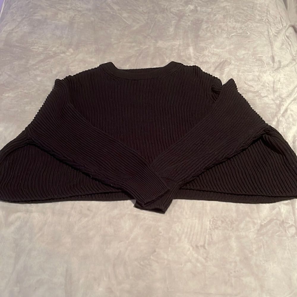 Cropped black sweater 